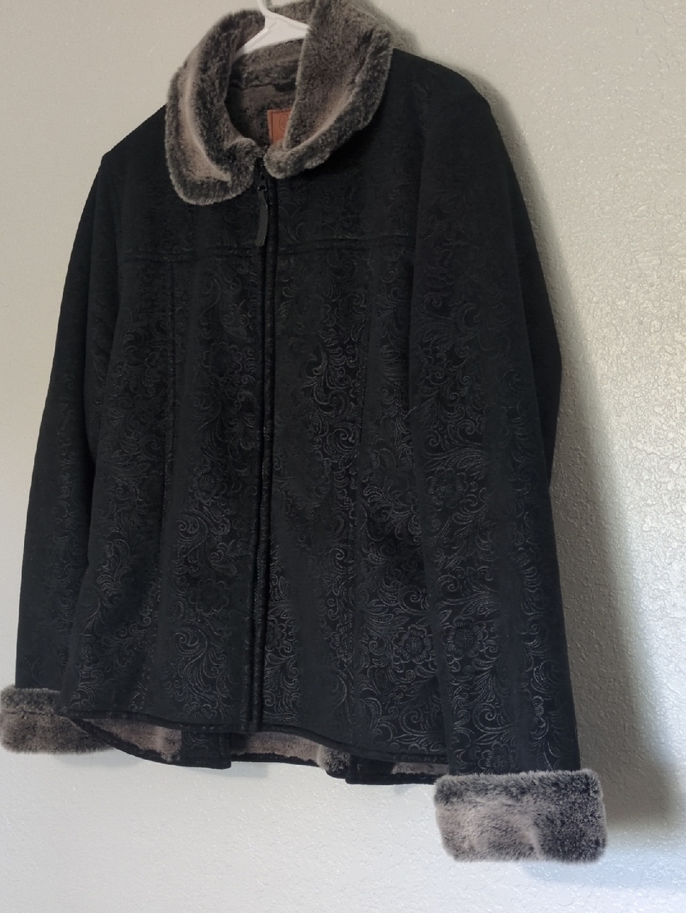 Outback Trading Co WomenBlack Faux-Fur Trim Women's Jacket - Classic Winter Coat